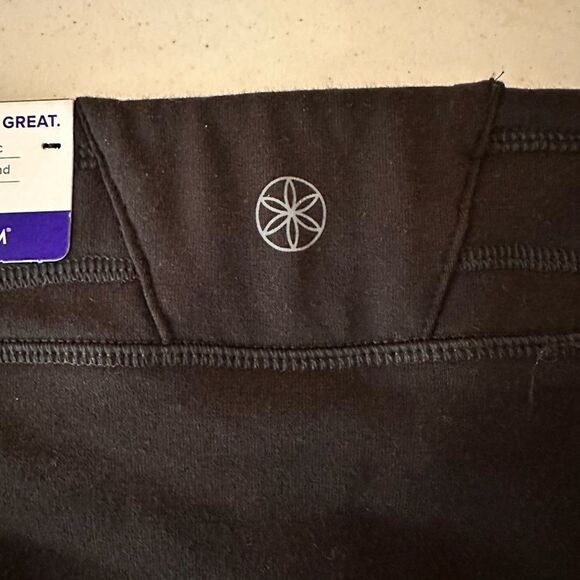 Gaiam black pull in skirt - Picture 8 of 10